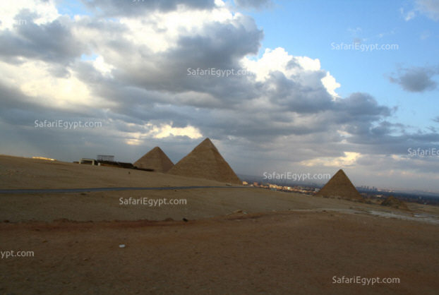 Khufu - Khafre - Mankaure, the Three Pyramids Of Giza, Egypt